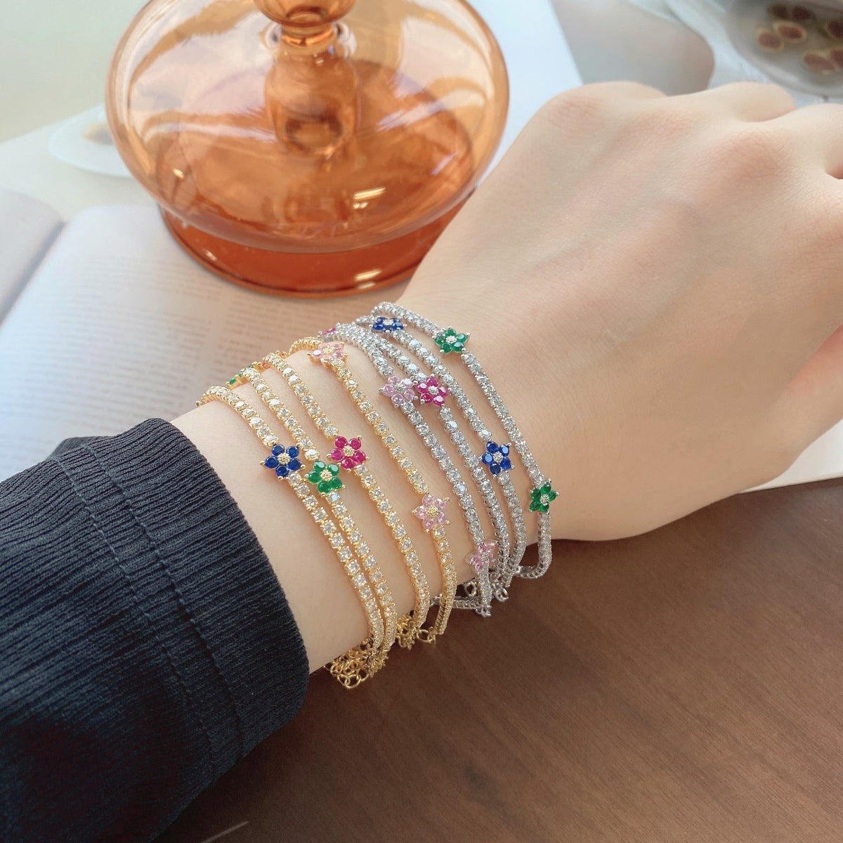 [LuckyStar]Sparkling Flower Shape Tennis Bracelet